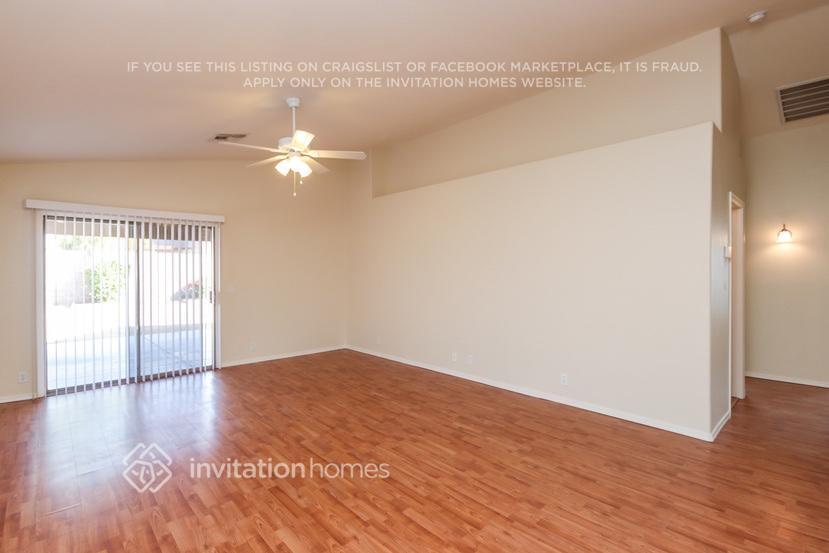 Building Photo - 10630 E Emerald Ave