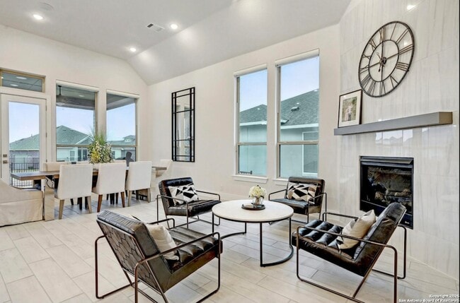 Building Photo - 122 Wildrose Hill Dr