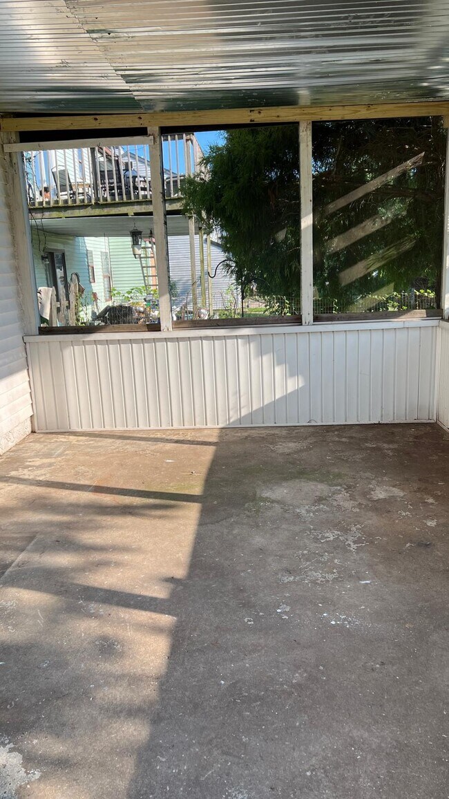 Building Photo - 8 Spar Dr