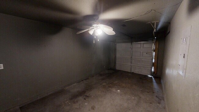 Building Photo - Welcome to your next home!