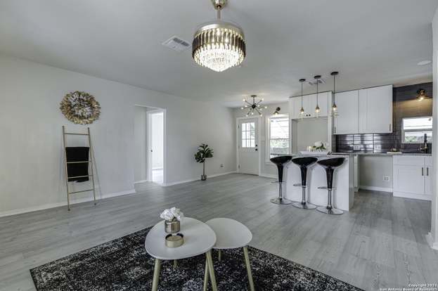 Building Photo - 1110 Clower-