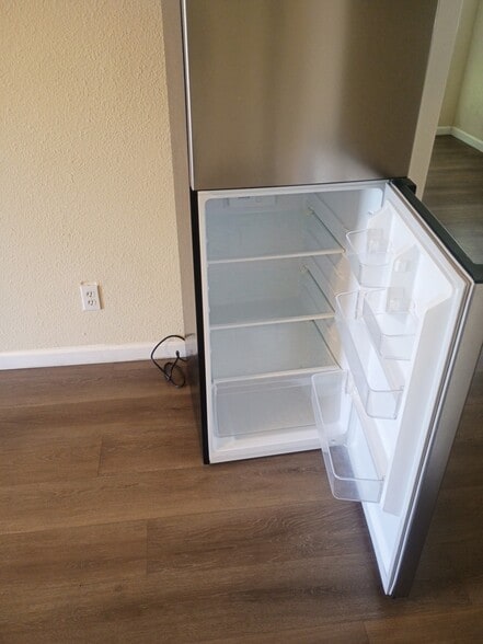 Building Photo - 1515 Highway 99 W