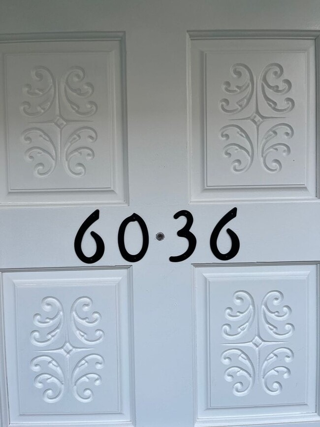 Building Photo - W55-56