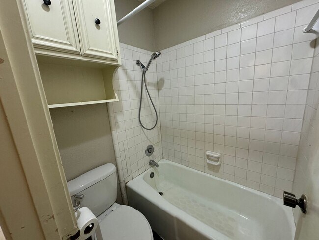 Building Photo - Lubbock Cooper ISD Gem: Ready-to-Rent July...