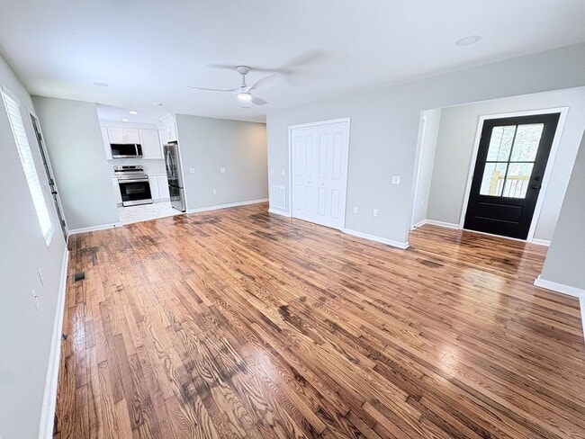 Building Photo - 534 Forest Ln