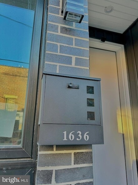 Building Photo - 1636 S Bailey St