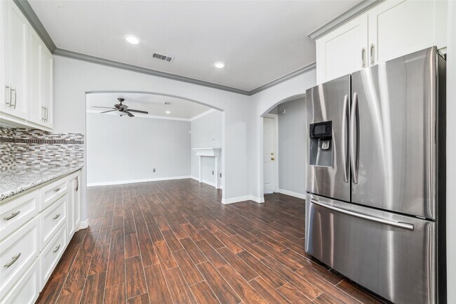 Building Photo - 5012 Irvington Blvd