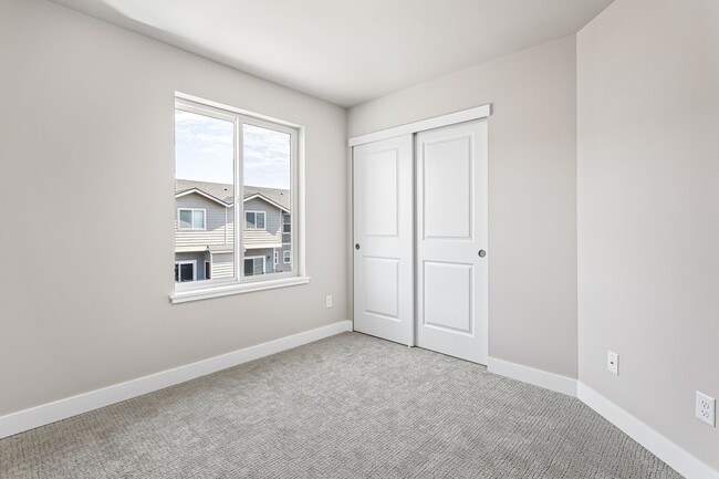 Building Photo - Brand New Townhouse in Yakima!