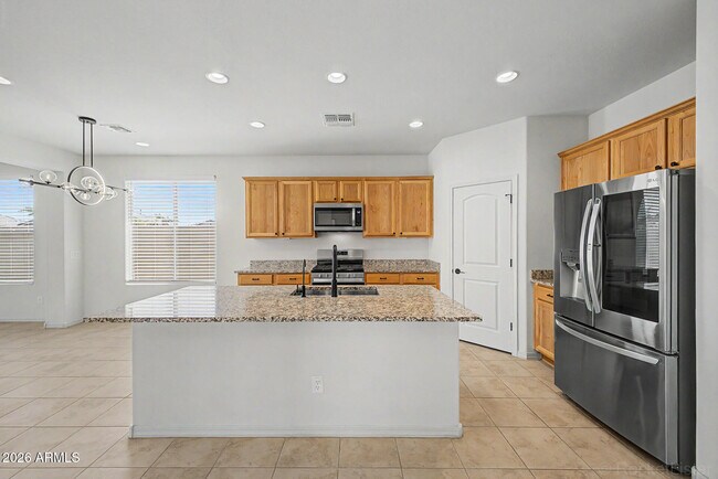 Building Photo - 8954 W San Juan Ave