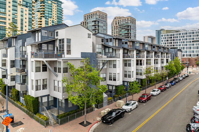 Alternate View - Atria on Market