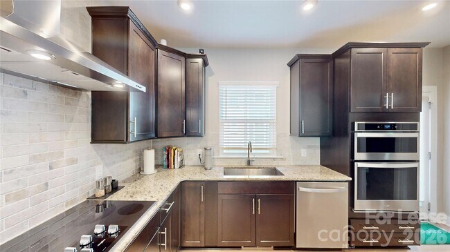 Building Photo - 3804 Sky Haven Dr