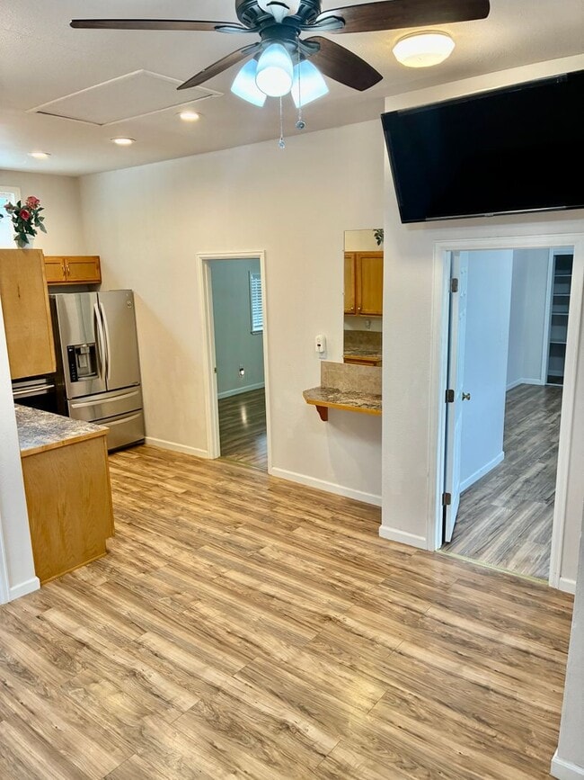 Building Photo - 2 bedroom House Located In Central Loveland