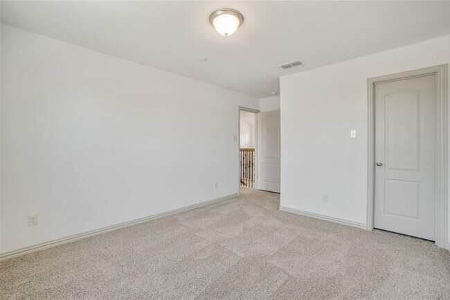 Building Photo - Luxury living in this stunning 4 bedroom, 3 bath home