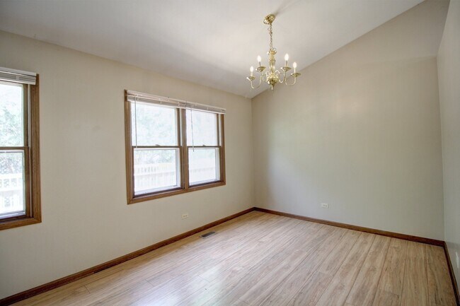 Building Photo - 148 Sandalwood Ln