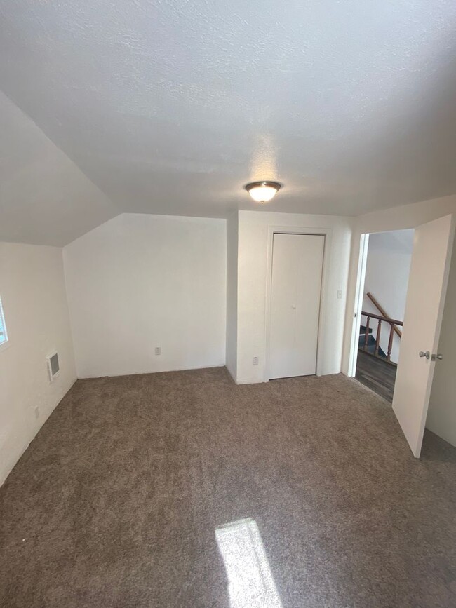 Building Photo - Completely Remodeled Five Bedroom, Three B...