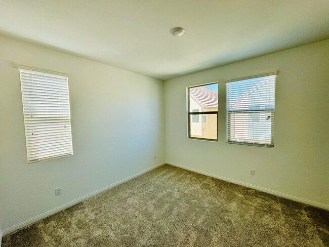 Building Photo - 27366 Hyland Ct