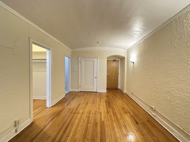 Building Photo - 541 W Arlington Pl