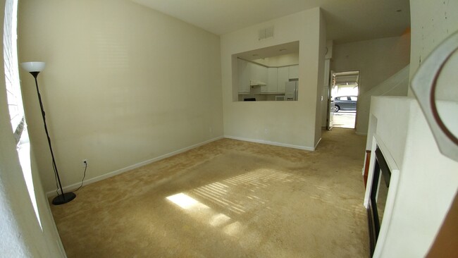Building Photo - 844 Towne Dr