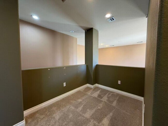 Building Photo - 3925 Philomena St