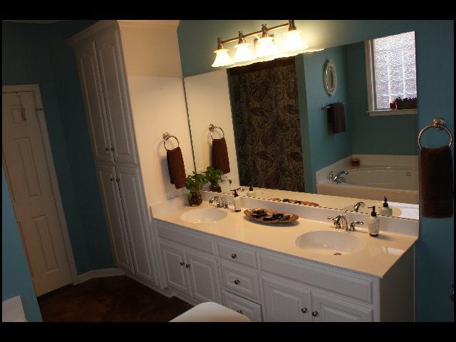 Building Photo - 7385 W Ridge Cir