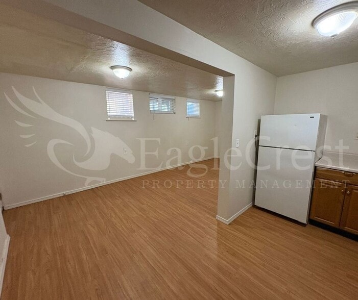Building Photo - 706/708SCollege
