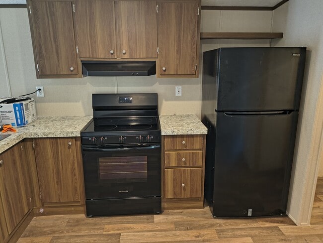 Primary Photo - 117 Erie Dr