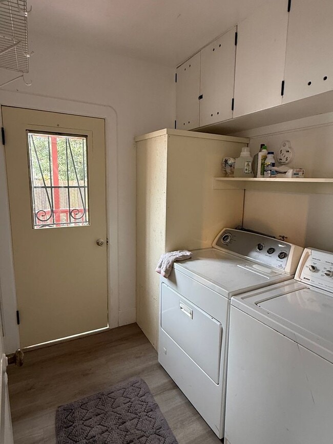 Building Photo - Better an a 3 Bedroom - 2 Bed House with a Studio