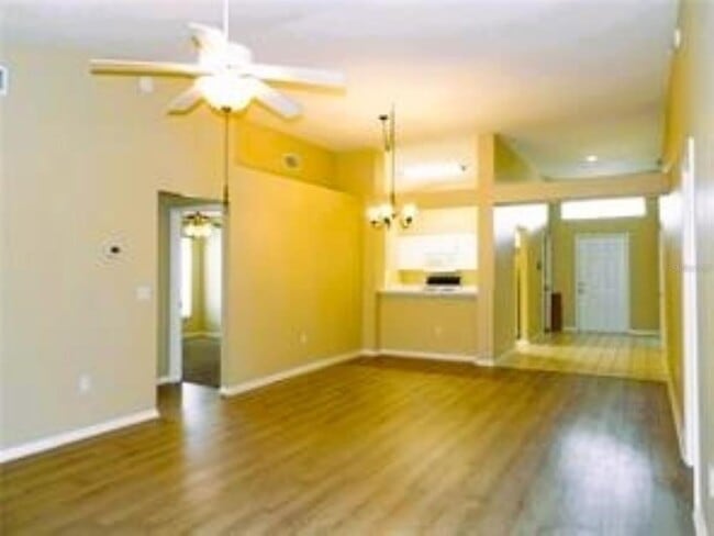 Building Photo - 1802 Durkee Pl