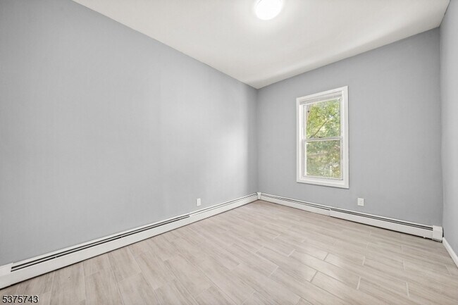 Building Photo - 385 Highland Ave