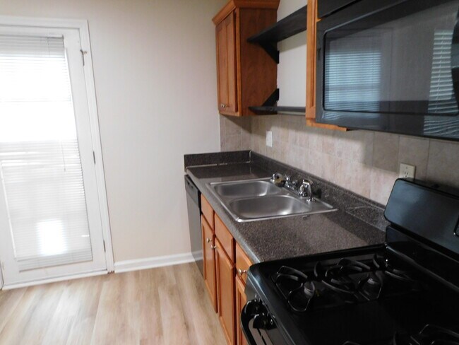 Building Photo - 330 Barshay Dr