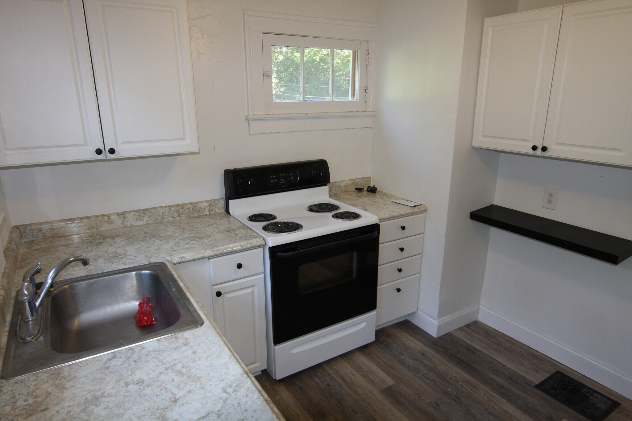 Building Photo - 5623 Winthrop Avenue