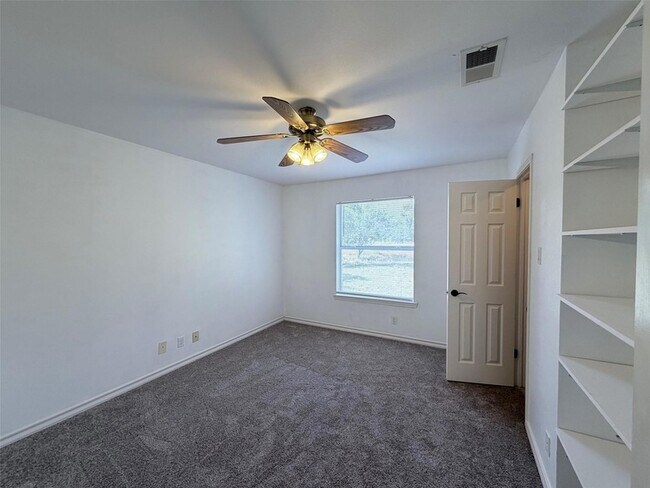Building Photo - 123 Mesa Verde Dr