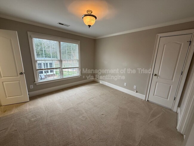 Building Photo - 2528 N Beech Ln