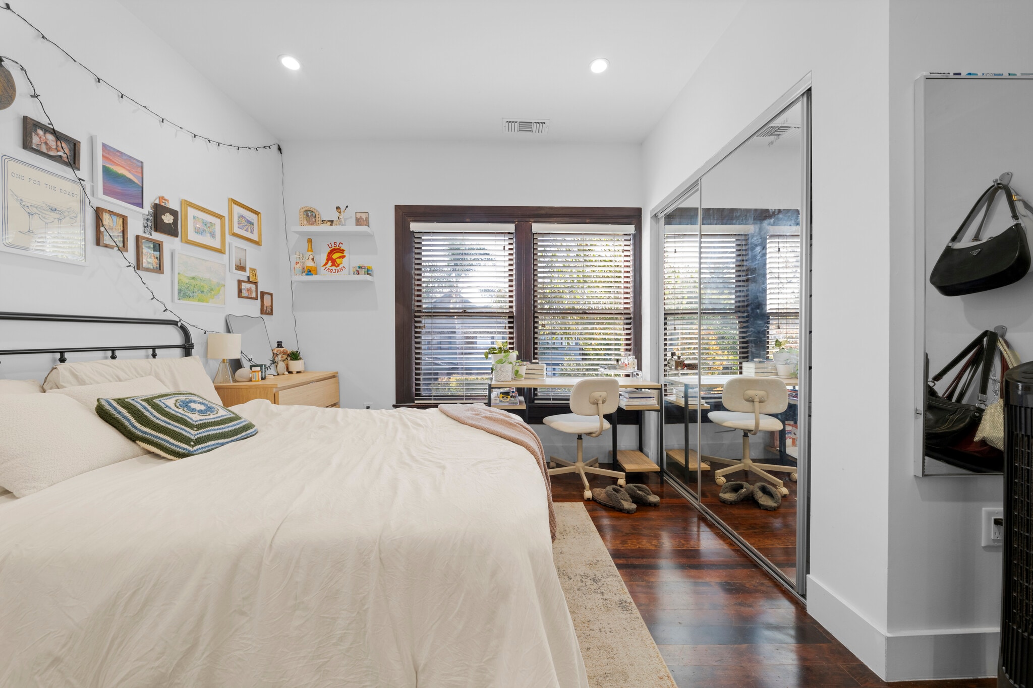 Building Photo - 2142 Portland St