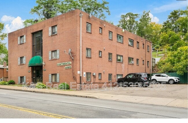 Building Photo - 760 5th Ave