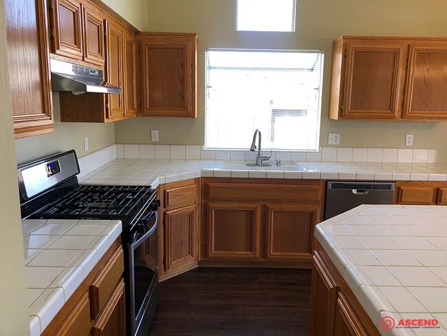 Building Photo - Fantastic Home Located In Rosedale!