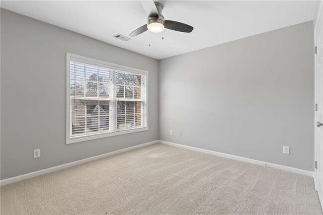 Building Photo - 1304 Kirkwood Ln