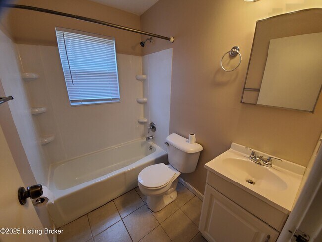 Building Photo - 3217 Springfield Dr