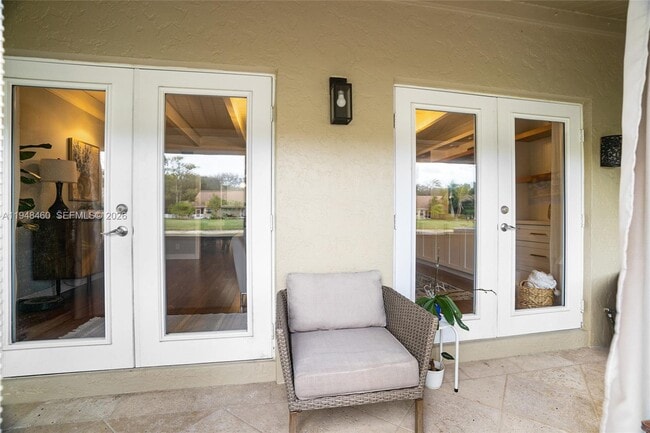 Building Photo - 505 Maplewood Dr