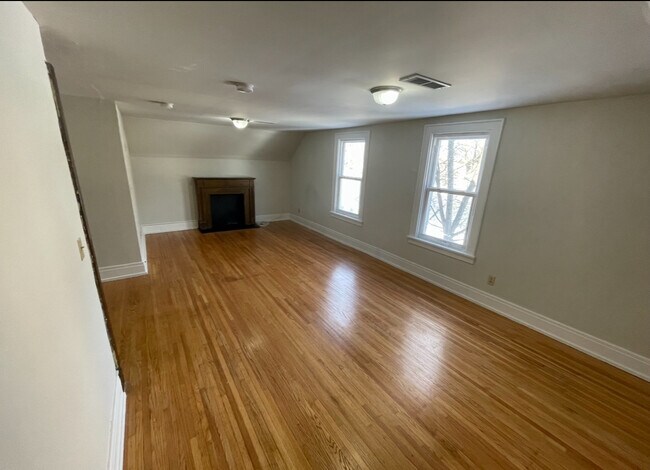 Building Photo - 188 Winspear Ave