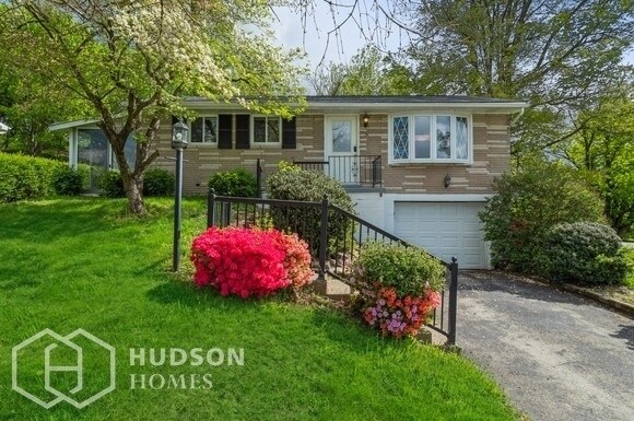 Primary Photo - 19 Janyce Dr