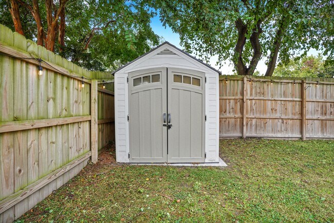 Building Photo - 211 Thalia Rd