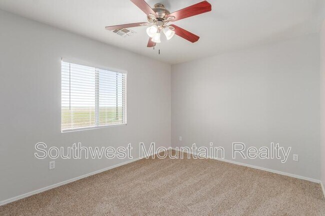 Building Photo - 5179 E Silverbell Rd