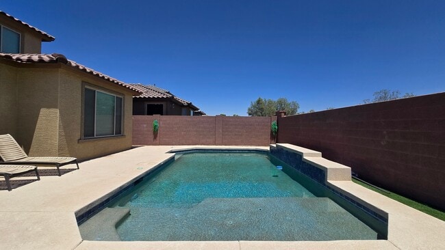 Building Photo - Private Pool in excellent newer neighborhood!