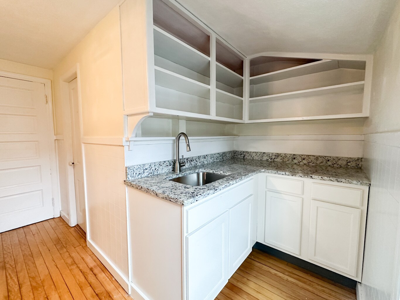 Building Photo - 171 crescent st