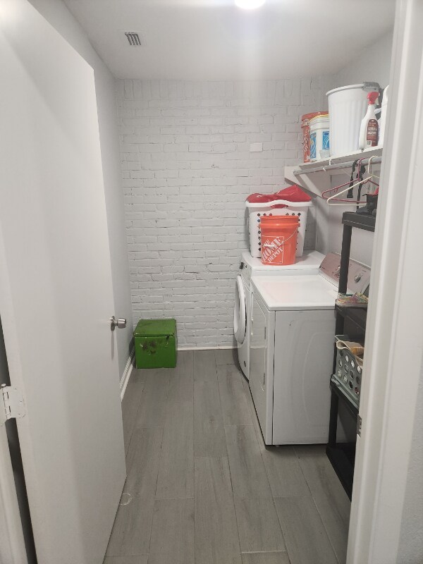 Building Photo - 1529 E Don St