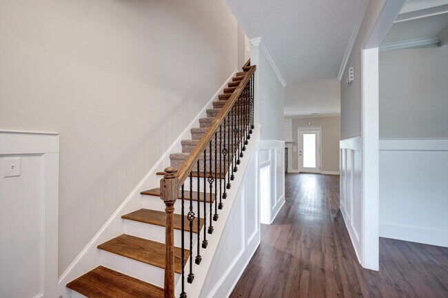 Building Photo - 2557 Traverse Trl