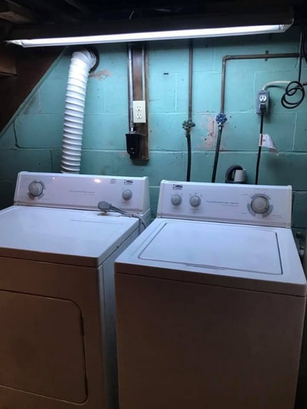 Building Photo - 141 W Northwood Ave