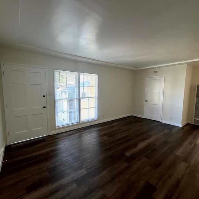 Interior Photo - 5113 W 20th St.