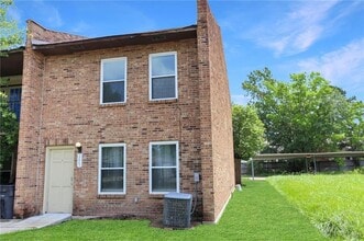 Building Photo - 2663 Toulon Dr